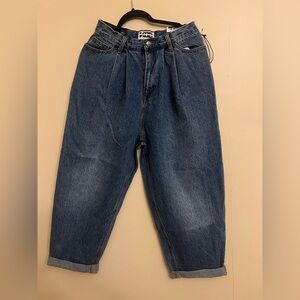 NWT KBB Barrell leg jeans SZ 6